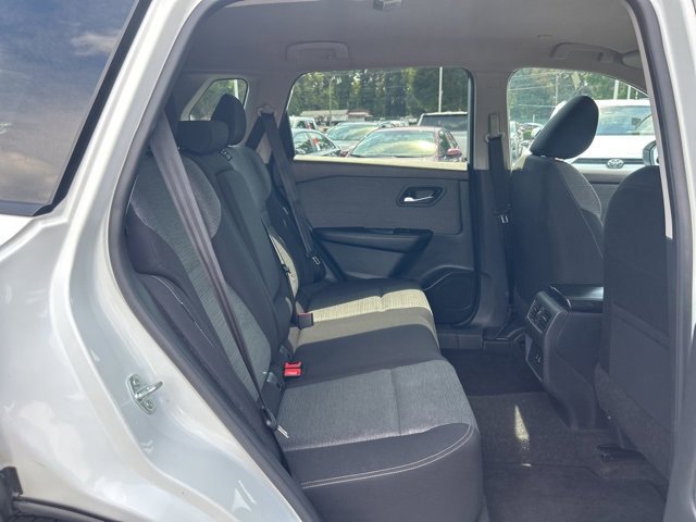 Used 2023 Nissan Rogue SV image 17