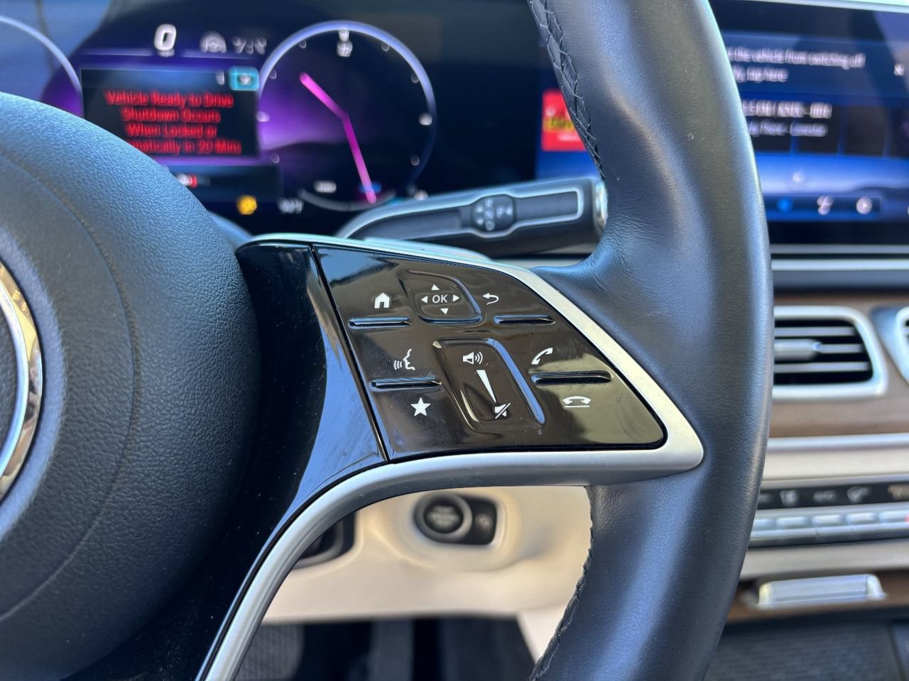 Used 2024 Mercedes-Benz GLS 450 4MATIC image 29