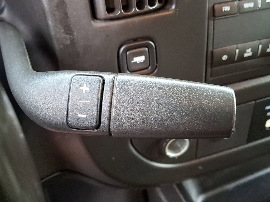 Used 2018 Chevrolet Express 3500 w/ Driver Convenience Package image 16
