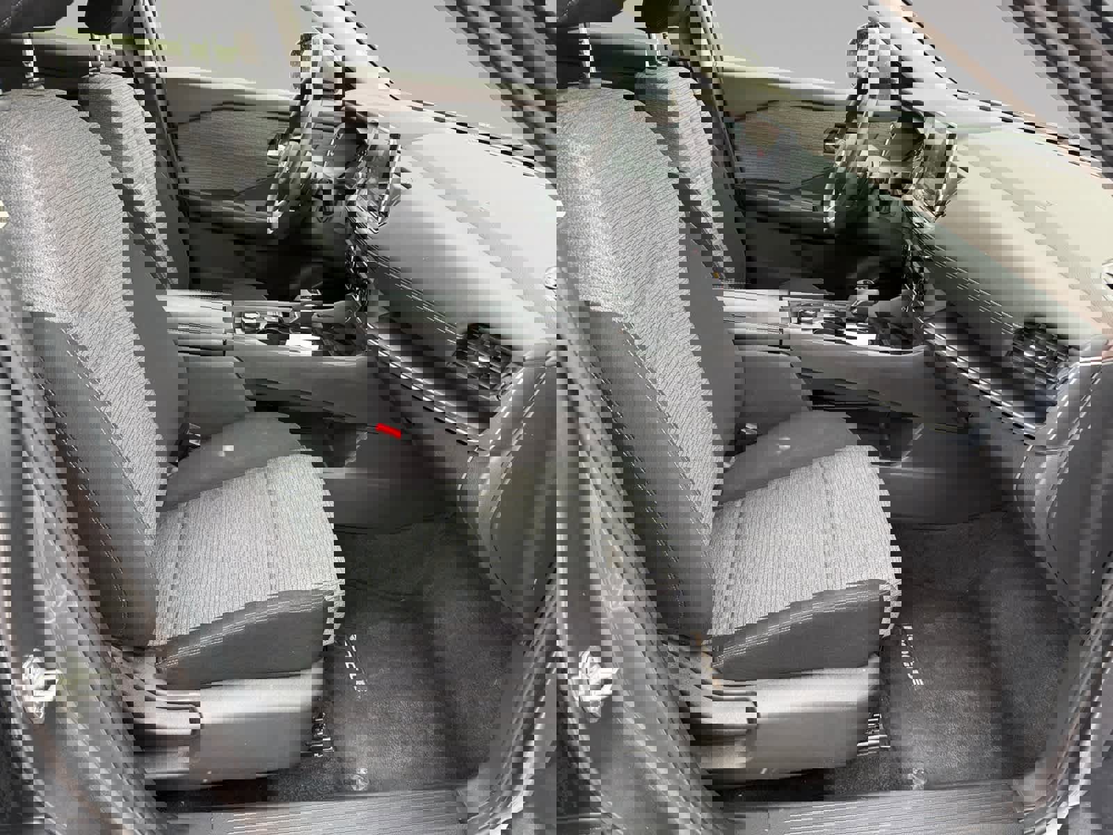 Used 2023 Nissan Rogue SV image 9