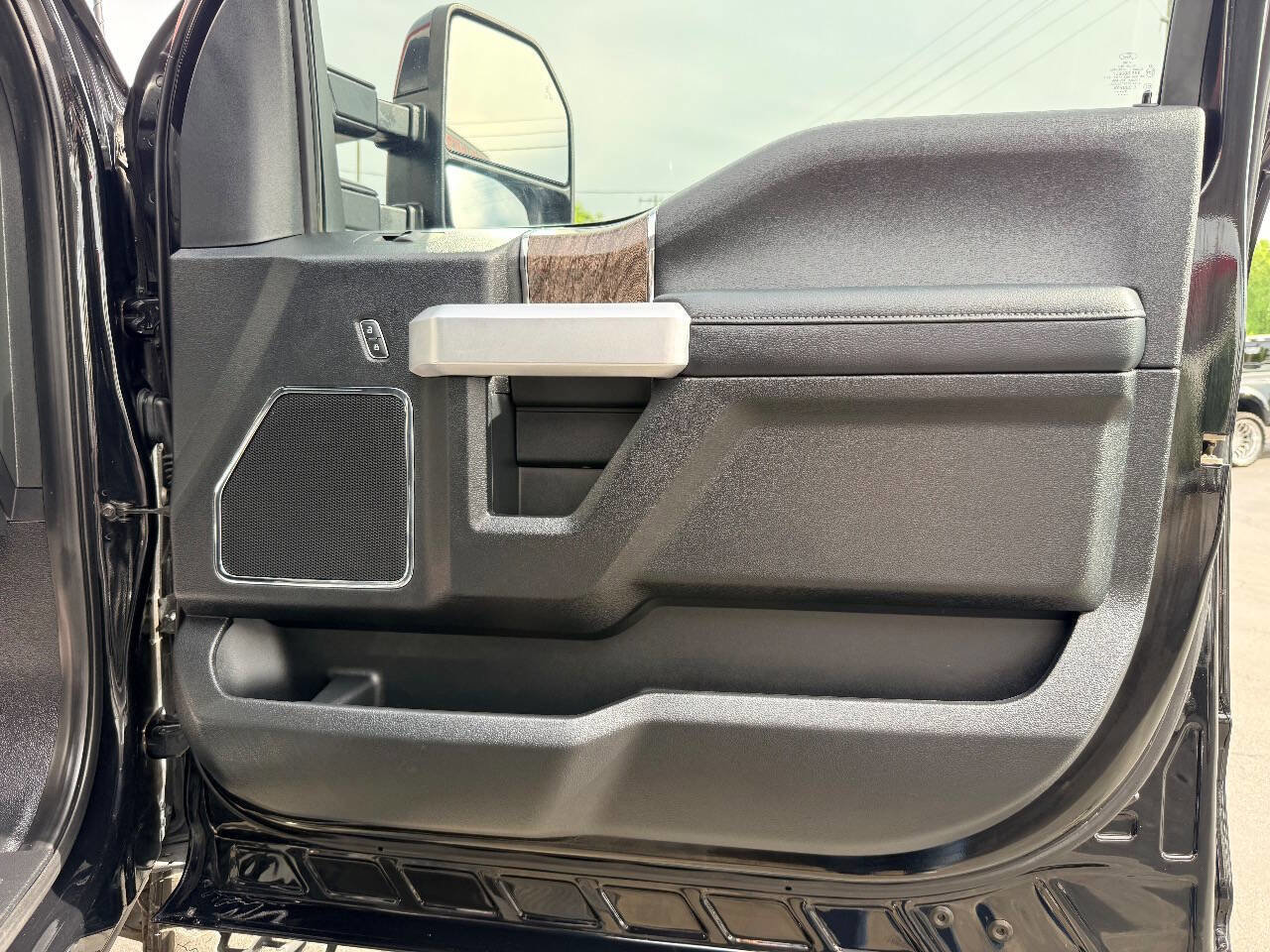 Used 2019 Ford F250 Lariat w/ Lariat Value Package AWD/4WD image 42