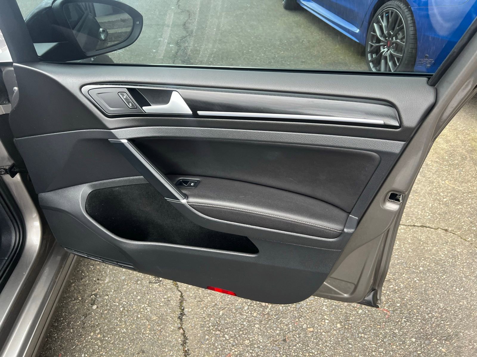 Used 2017 Volkswagen Golf R 4-Door AWD/4WD image 21