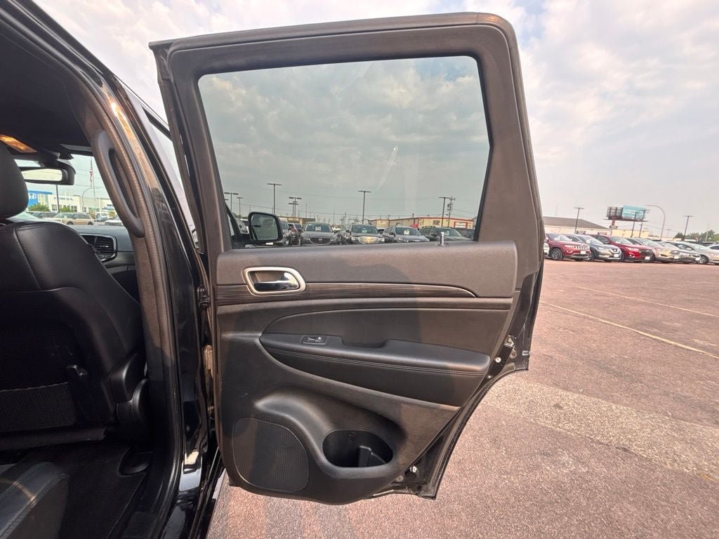 Used 2022 Jeep Grand Cherokee Laredo X AWD/4WD image 41