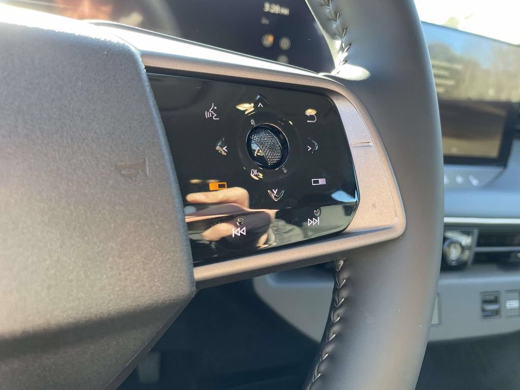 New 2026 Nissan Leaf SV+ w/ Floor Mat Package (SV+) FWD image 21