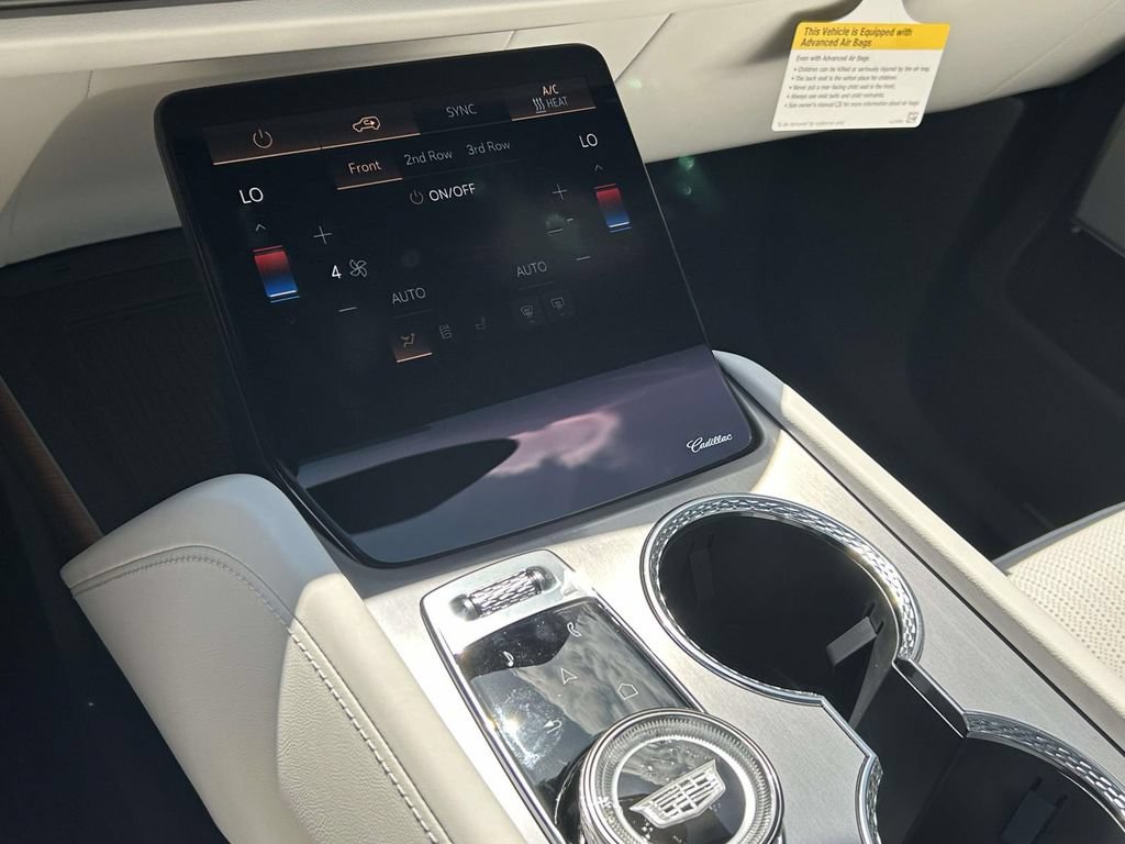 New 2027 Cadillac Vistiq Sport w/ LPO, Floor Liner Package AWD/4WD image 28