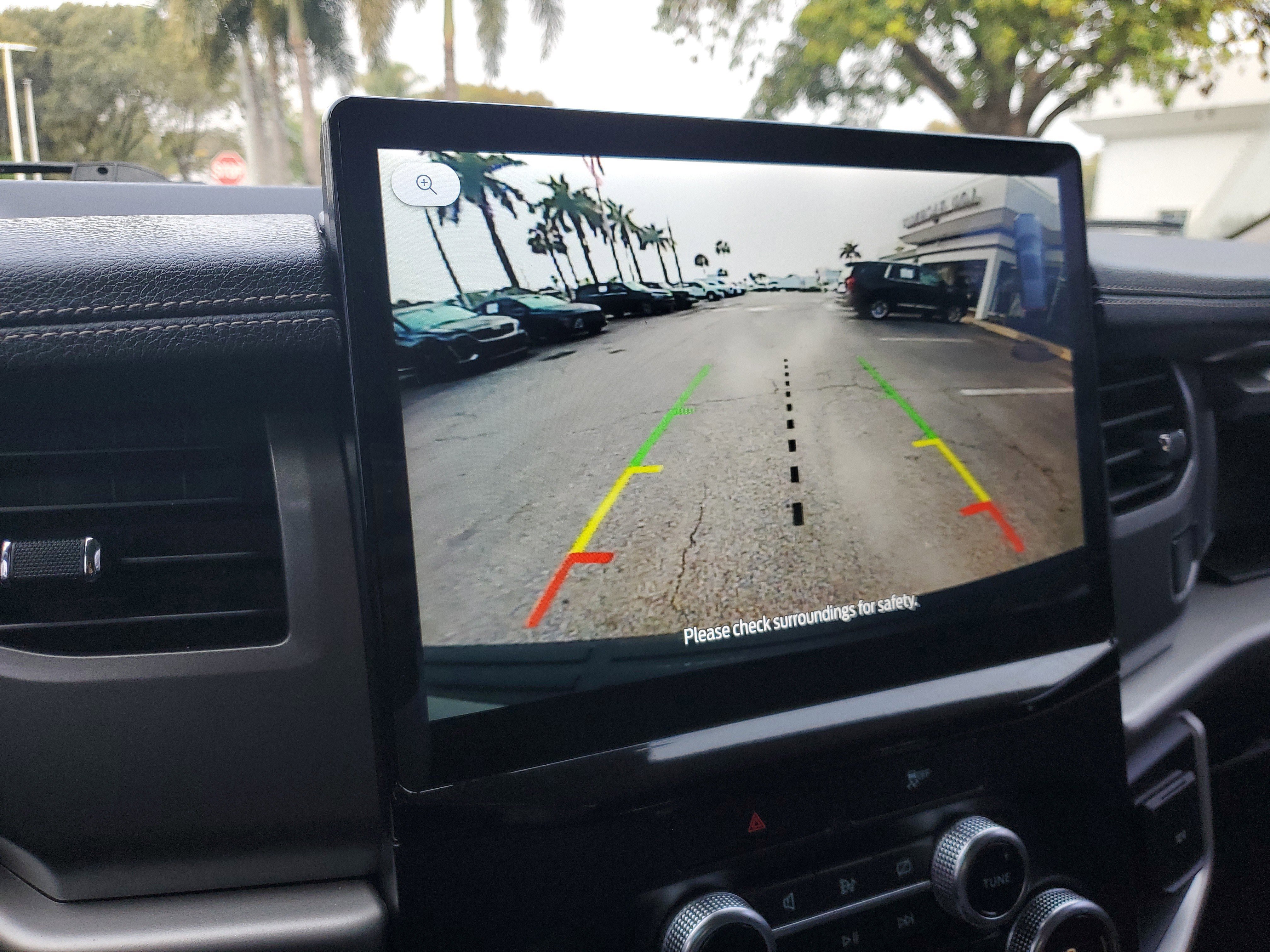 Used 2023 Ford Expedition XLT image 29