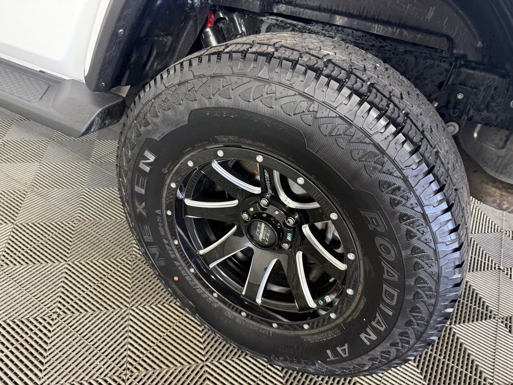 Used 2025 Jeep Gladiator Sport AWD/4WD image 10