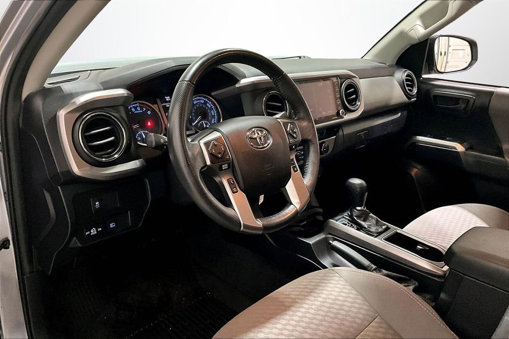 Used 2021 Toyota Tacoma SR5 w/ Technology Package image 18