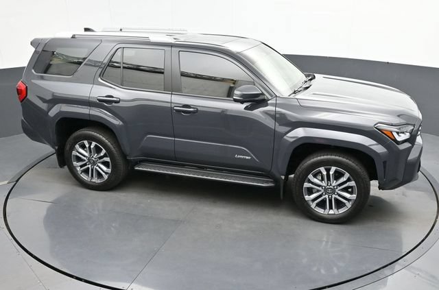 Used 2025 Toyota 4Runner Limited AWD/4WD image 40