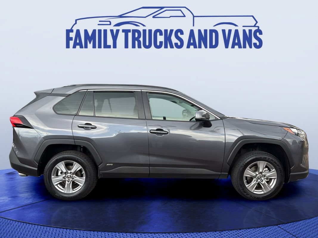 Used 2024 Toyota RAV4 LE AWD/4WD image 6