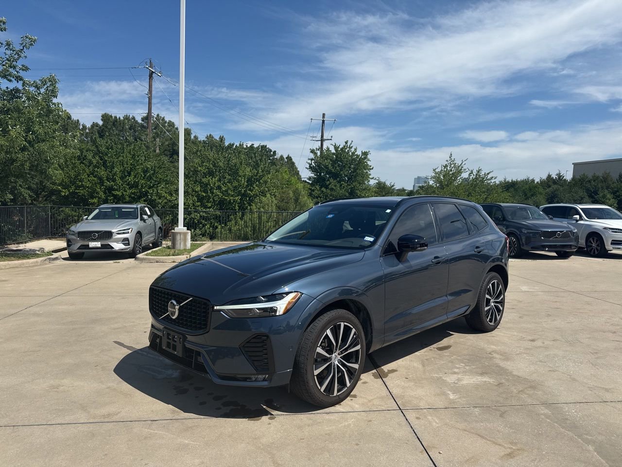 Certified 2024 Volvo XC60 B5 Plus w/ Protection Package Premier AWD/4WD image 1