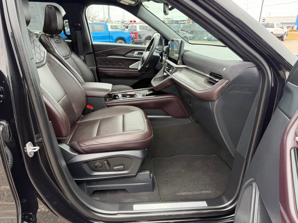 Used 2025 Ford Explorer Platinum w/ LUX Leather Package image 57