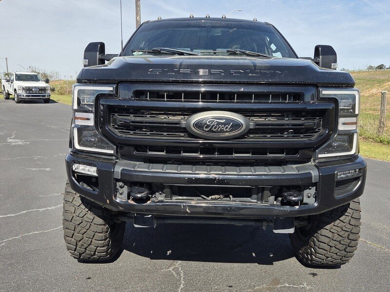 Used 2022 Ford F250 Lariat w/ Black Appearance Package image 2