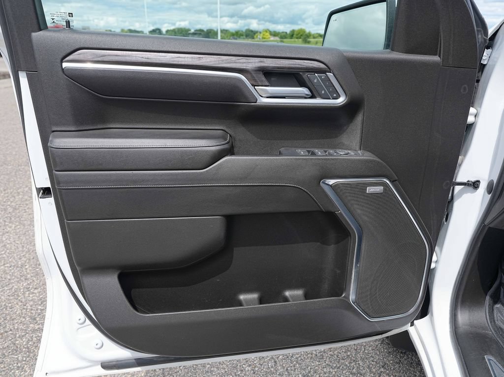 Used 2022 Chevrolet Silverado 1500 LTZ AWD/4WD image 27
