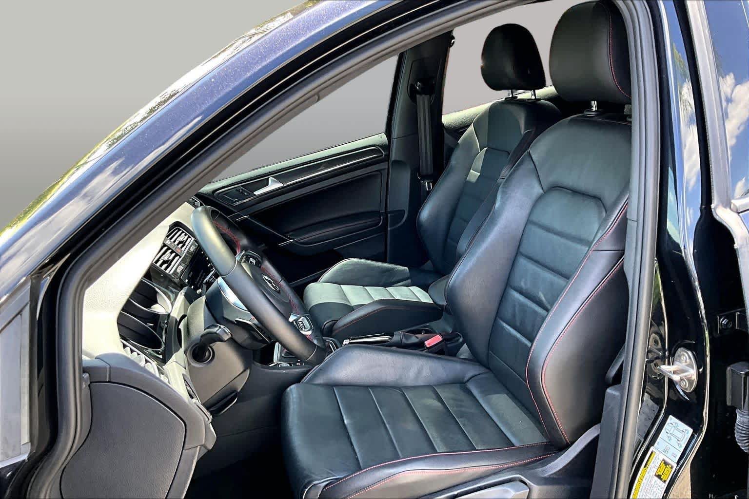 Used 2019 Volkswagen GTI SE w/ SE Experience Package FWD image 8