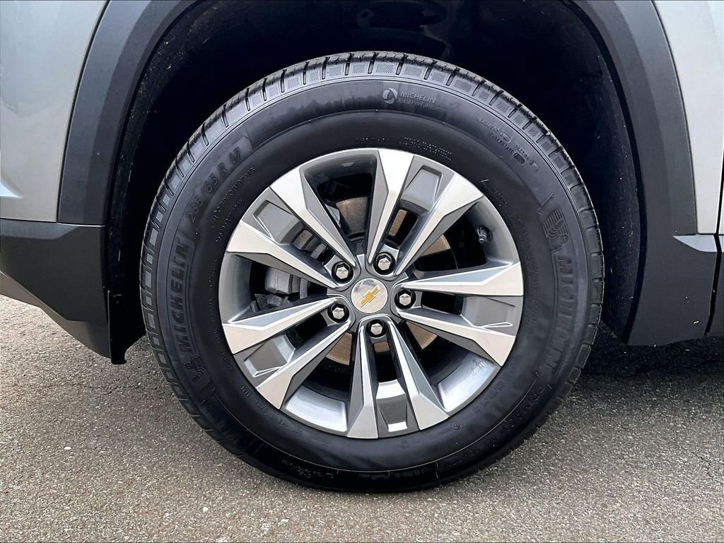 Used 2025 Chevrolet Equinox LT w/ Convenience Package II AWD/4WD image 7