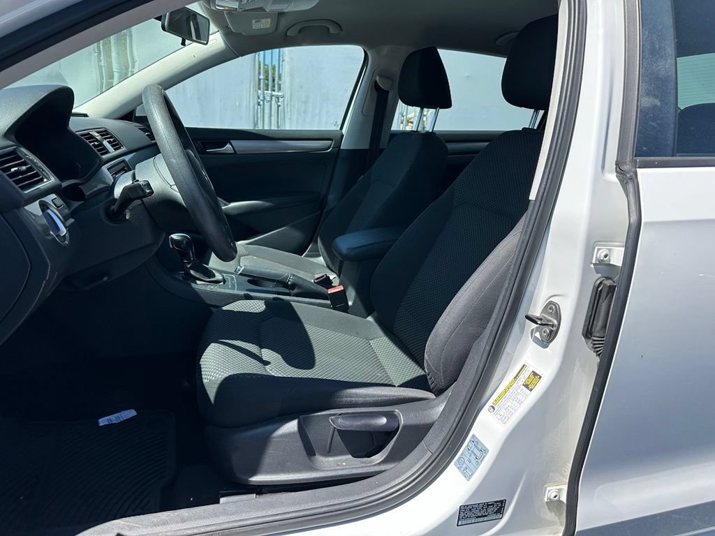 Used 2013 Volkswagen Passat 2.5 S FWD image 7
