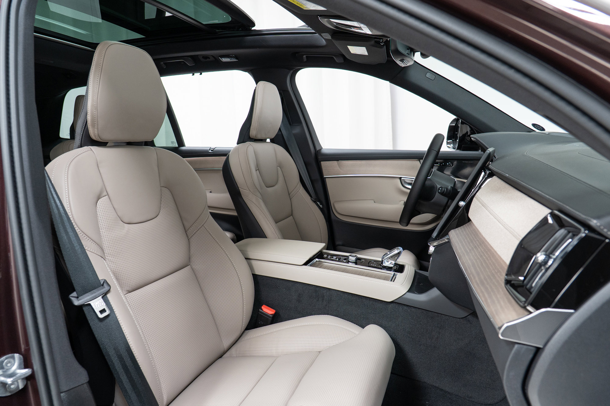 New 2026 Volvo XC90 B6 Ultra w/ Protection Package image 22