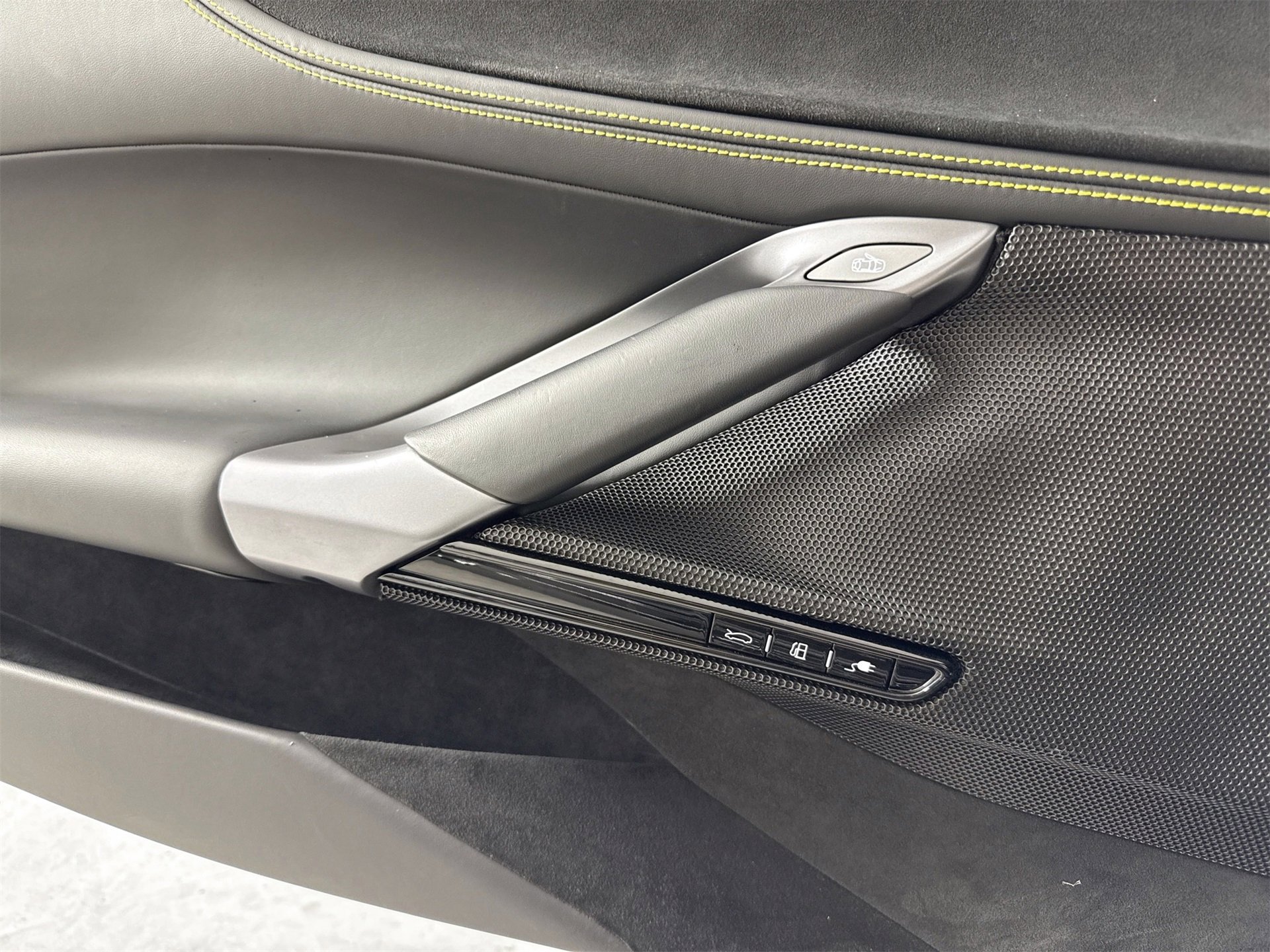 Certified 2023 Ferrari SF90 Stradale Base image 16