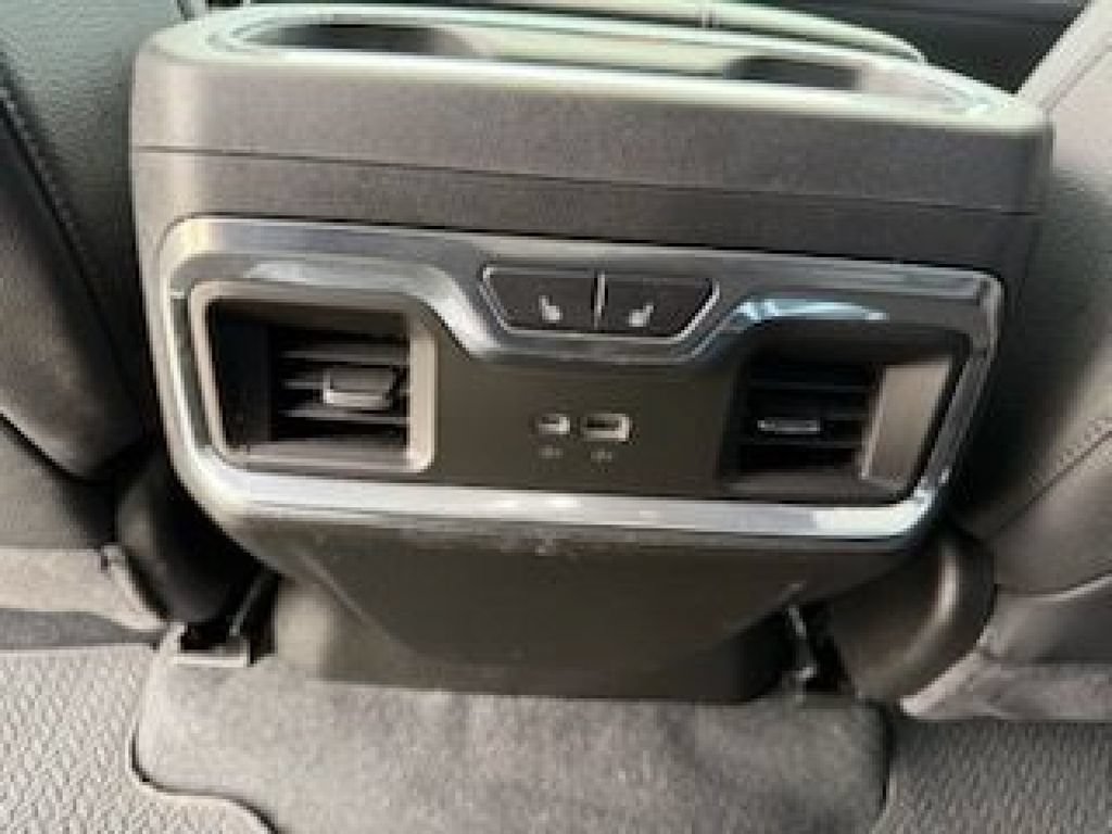Used 2025 GMC Sierra 3500 Denali AWD/4WD image 28