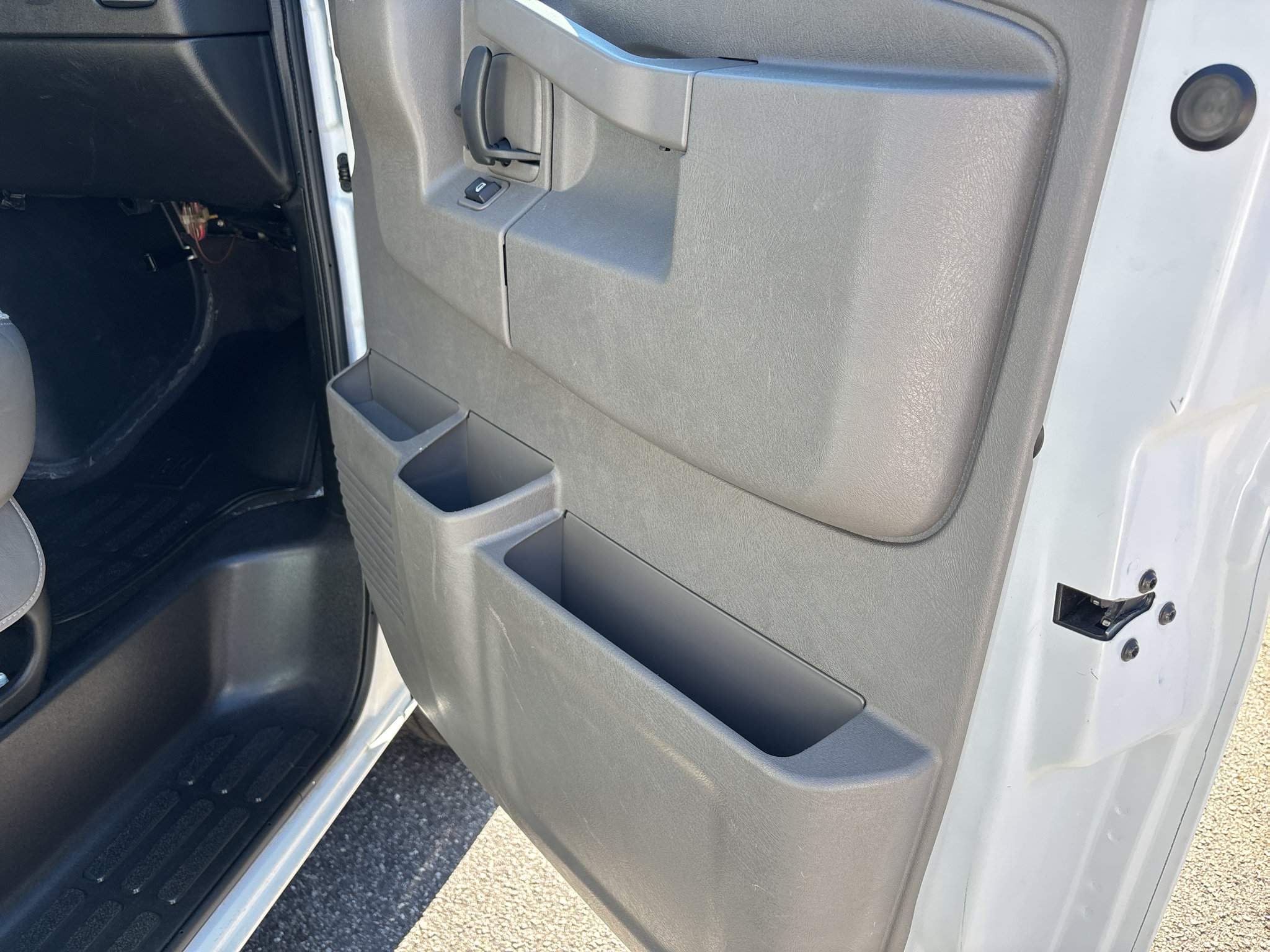 Used 2025 Chevrolet Express 3500 LT w/ LT Preferred Equipment Group RWD image 11