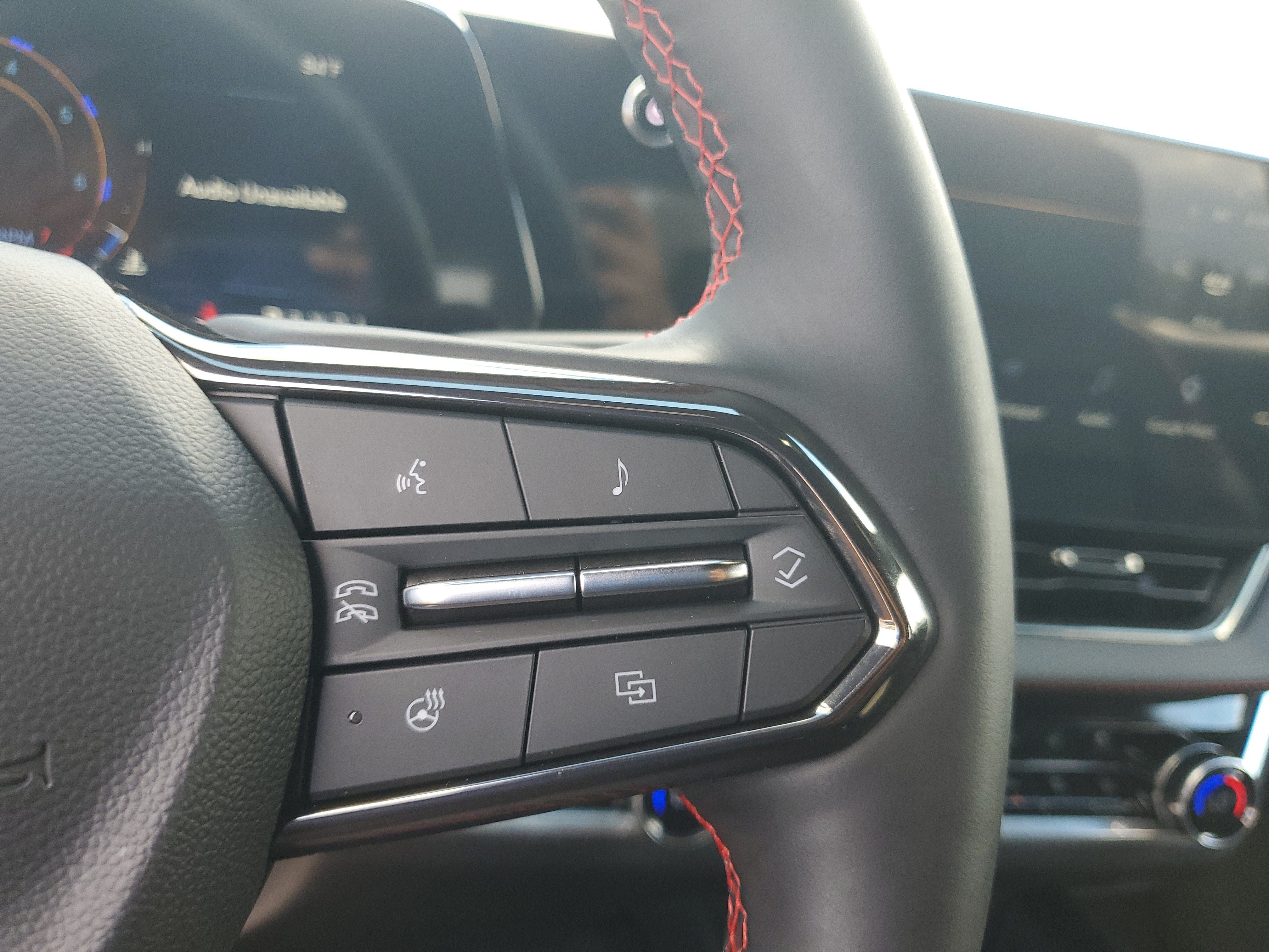 Used 2025 Chevrolet Equinox RS w/ Convenience Package III FWD image 17