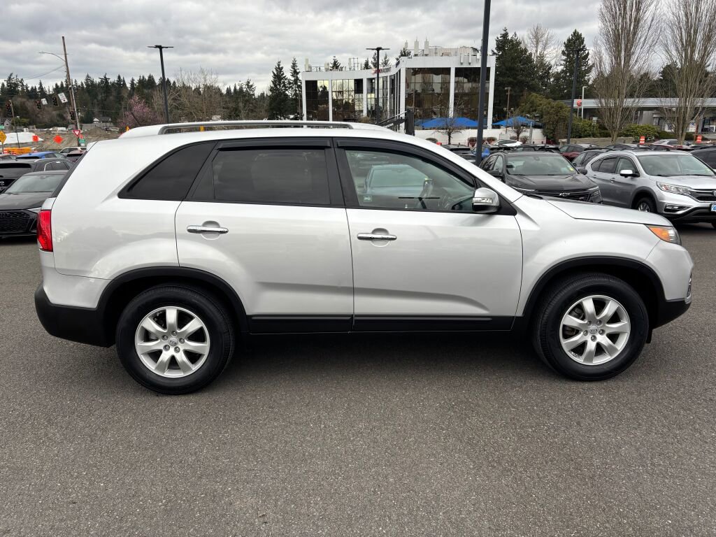 Used 2013 Kia Sorento LX w/ Convenience Pkg image 4