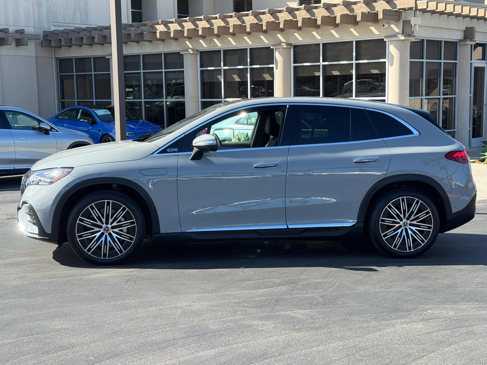 Used 2023 Mercedes-Benz EQE 350+ 4MATIC SUV image 6