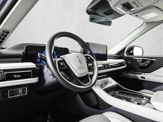 Used 2025 Lincoln Aviator AWD w/ Equipment Group 101A image 10