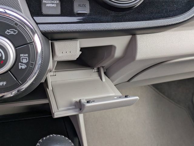 Used 2014 Honda Insight EX image 30