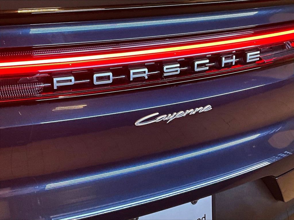 Certified 2025 Porsche Cayenne Coupe AWD/4WD image 13