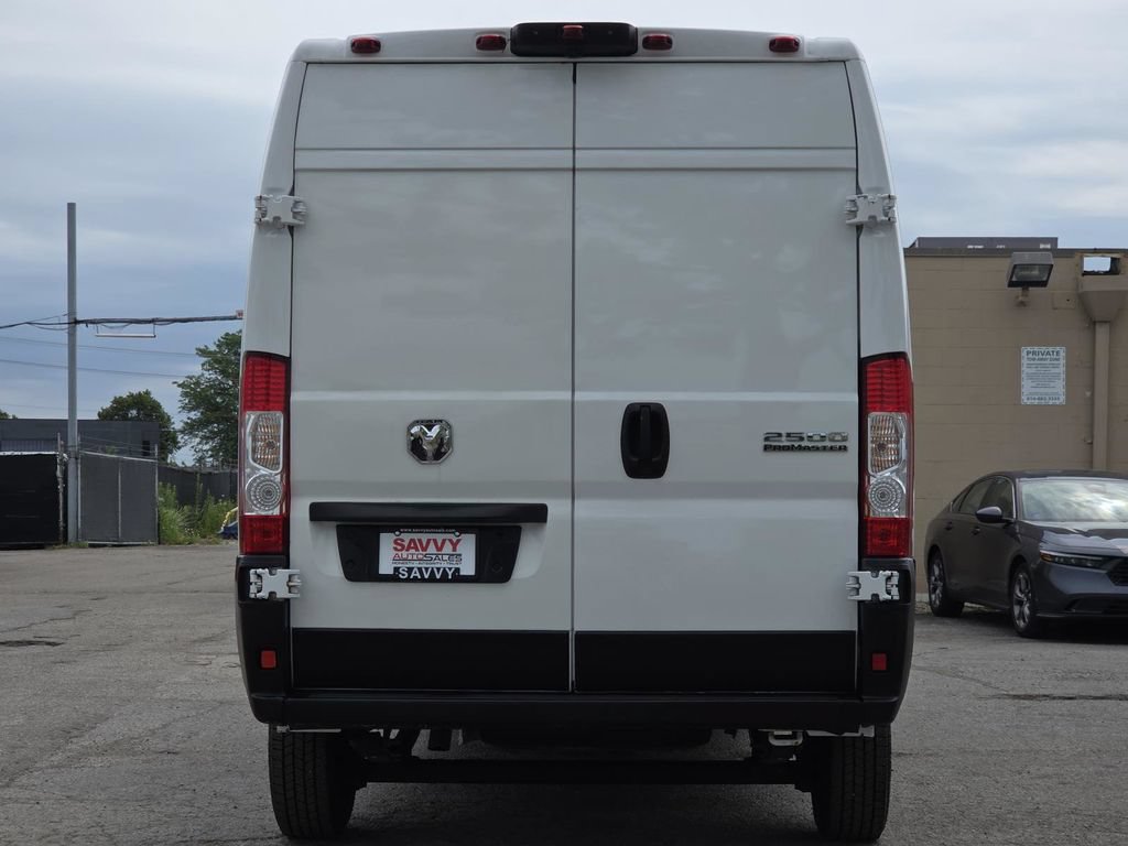 Used 2024 RAM ProMaster 2500 w/ Convenience Group FWD image 12