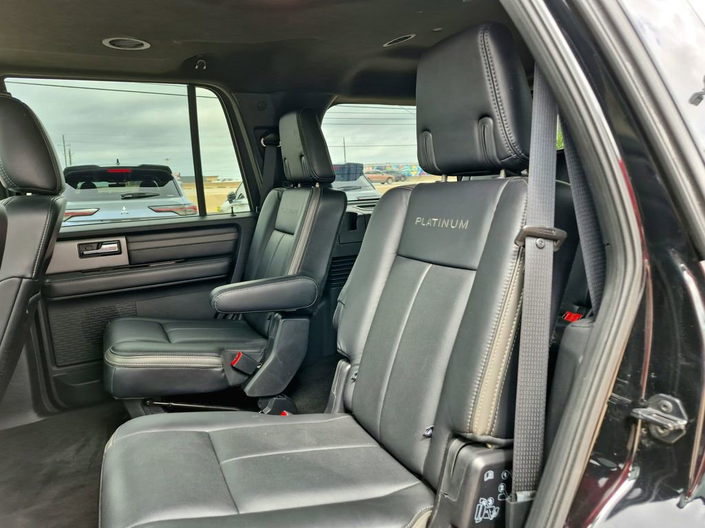 Used 2017 Ford Expedition Platinum RWD image 18
