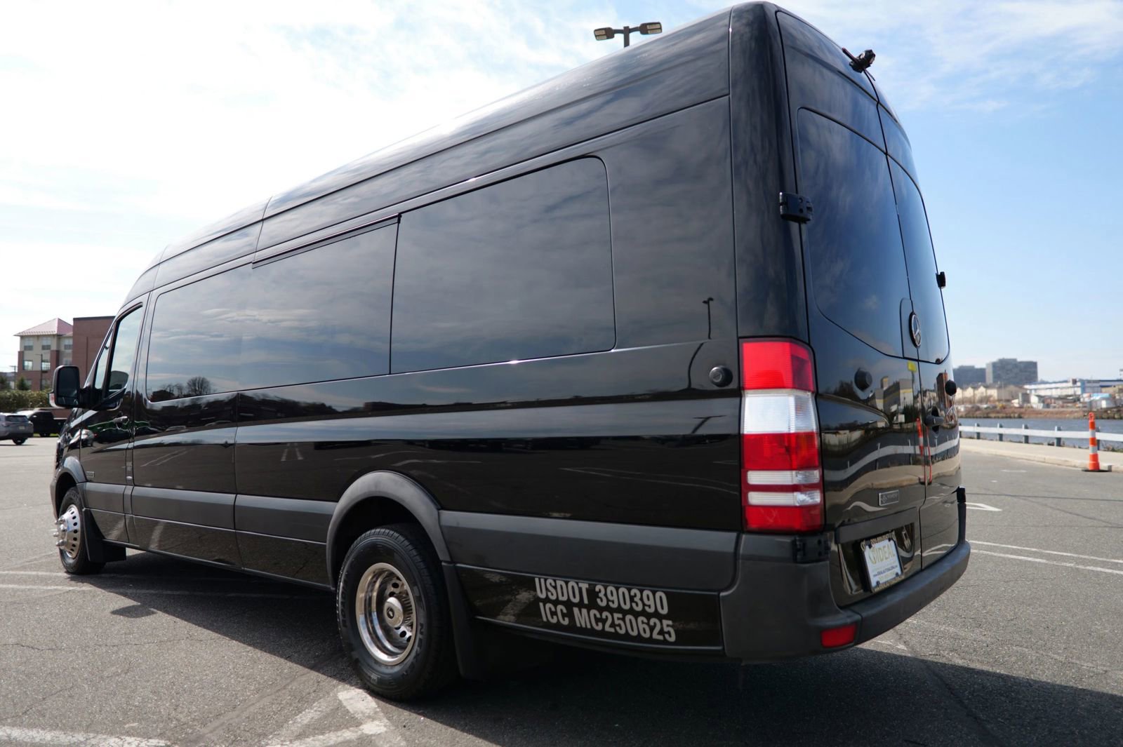 Used 2015 Mercedes-Benz Sprinter 3500 image 6