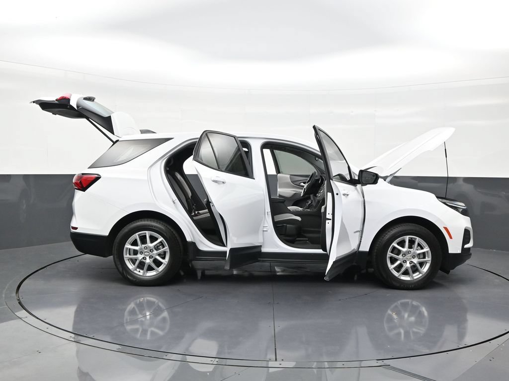 Used 2024 Chevrolet Equinox LS FWD image 29