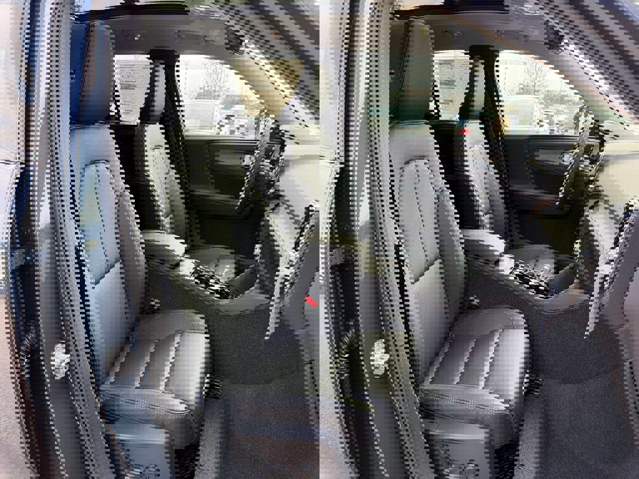 New 2026 Volvo XC40 B5 Plus w/ Climate Package image 8