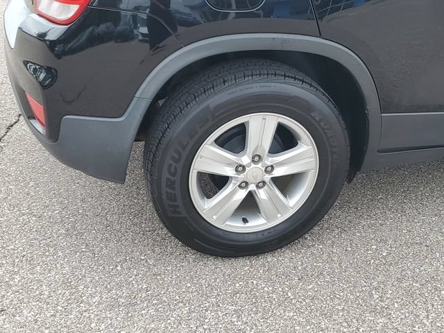 Used 2020 Chevrolet Trax LT w/ LT Convenience Package FWD image 5