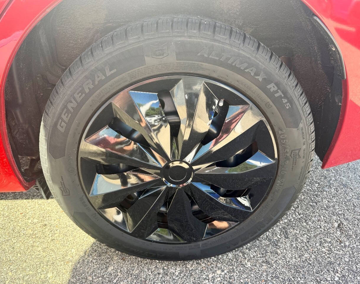 Used 2016 Toyota Corolla LE FWD image 14