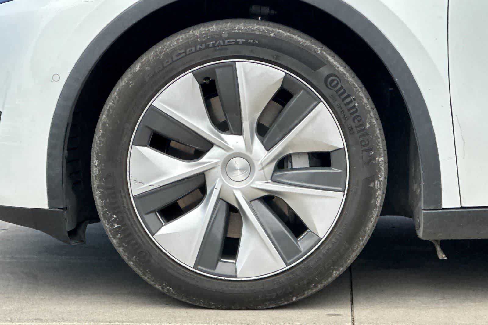 Used 2022 Tesla Model Y Long Range AWD/4WD image 12