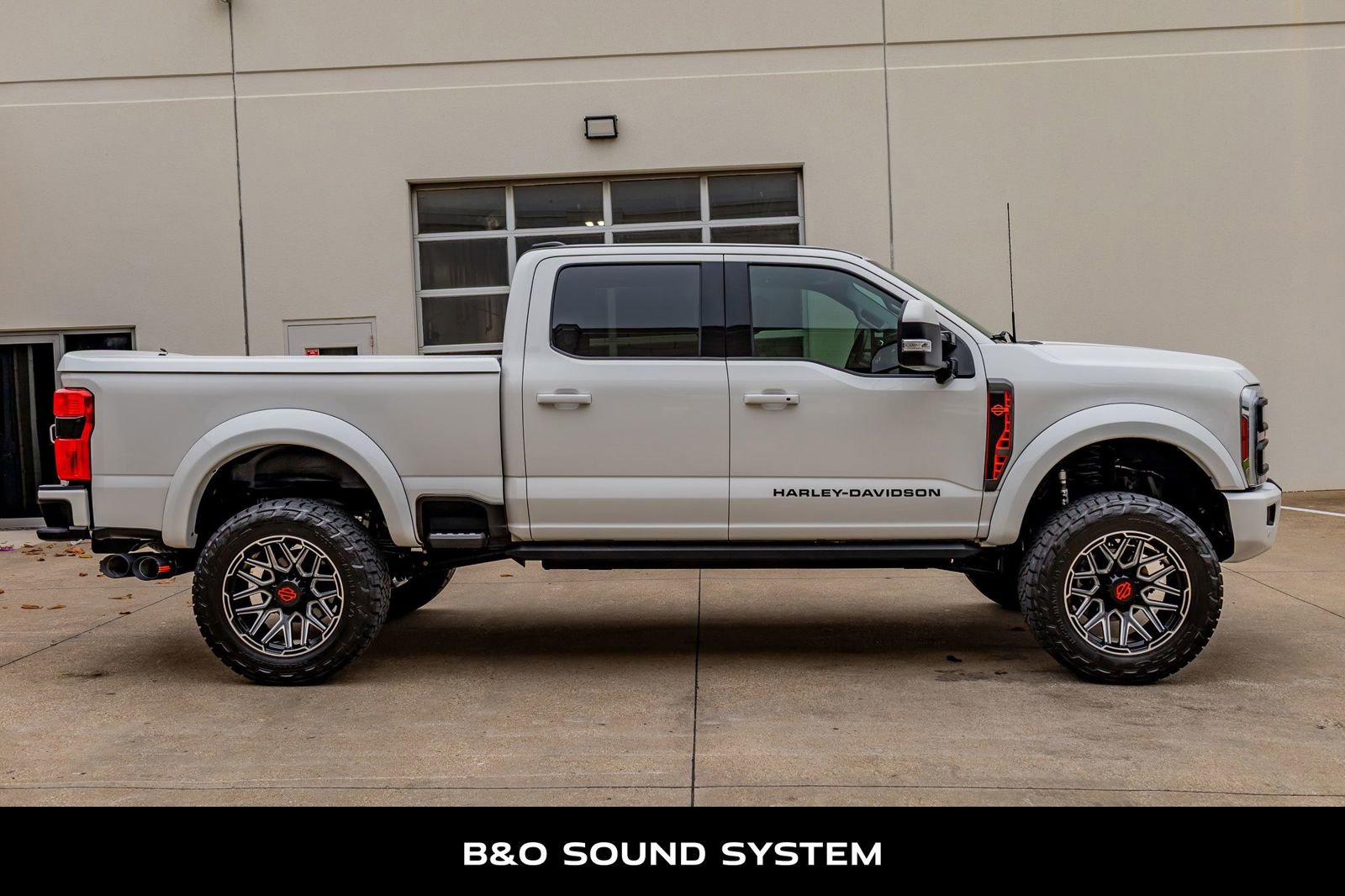 Used 2023 Ford F250 Lariat w/ Lariat Ultimate Package AWD/4WD image 10