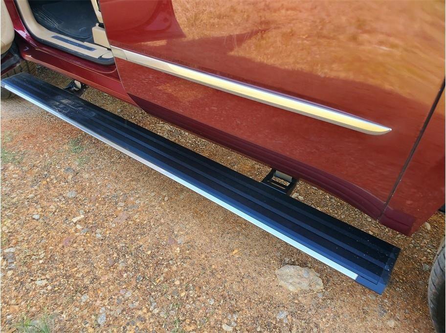 Used 2018 Cadillac Escalade ESV Platinum AWD/4WD image 24