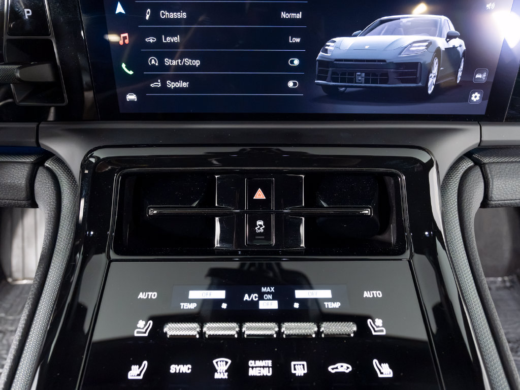 Certified 2026 Porsche Panamera 4 AWD/4WD image 32