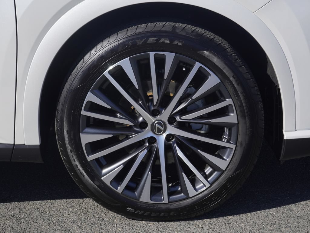 Used 2023 Lexus RX 350 Premium Plus w/ Cold Area Package FWD image 10
