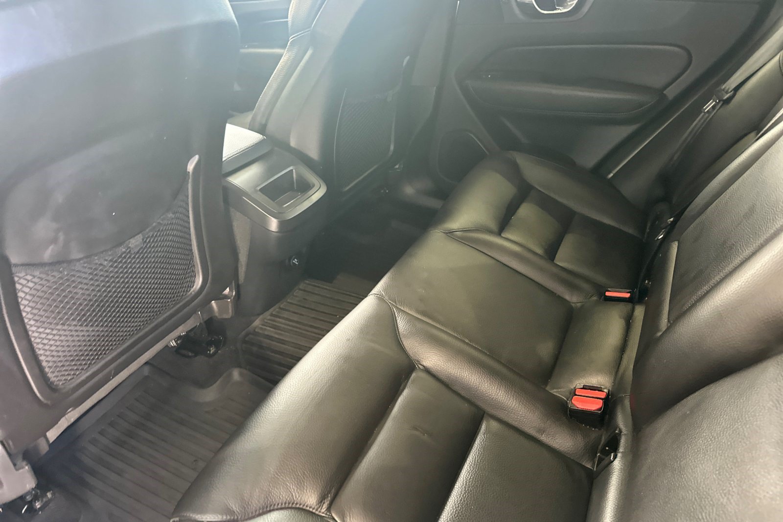 Used 2018 Volvo XC60 T6 Momentum w/ Convenience Package AWD/4WD image 15