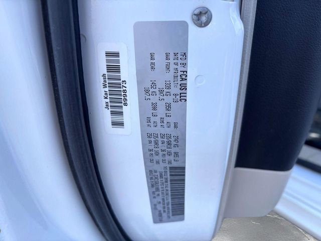 Used 2020 Chrysler Pacifica Limited image 32