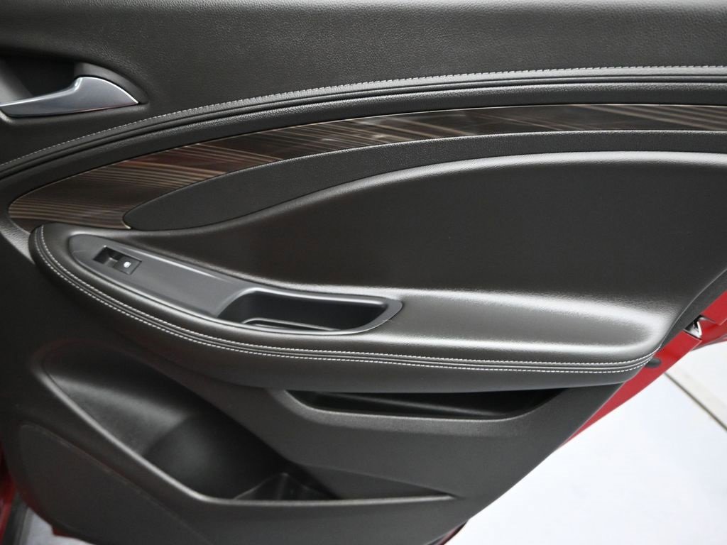 Used 2020 Buick Envision Essence image 26