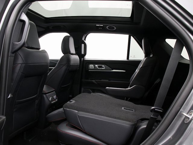 New 2026 Ford Explorer ST image 13