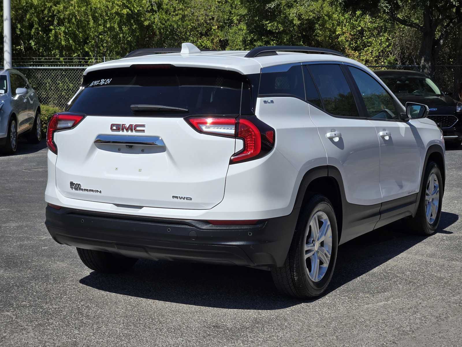 Certified 2024 GMC Terrain SLE w/ Driver Convenience Package AWD/4WD image 7
