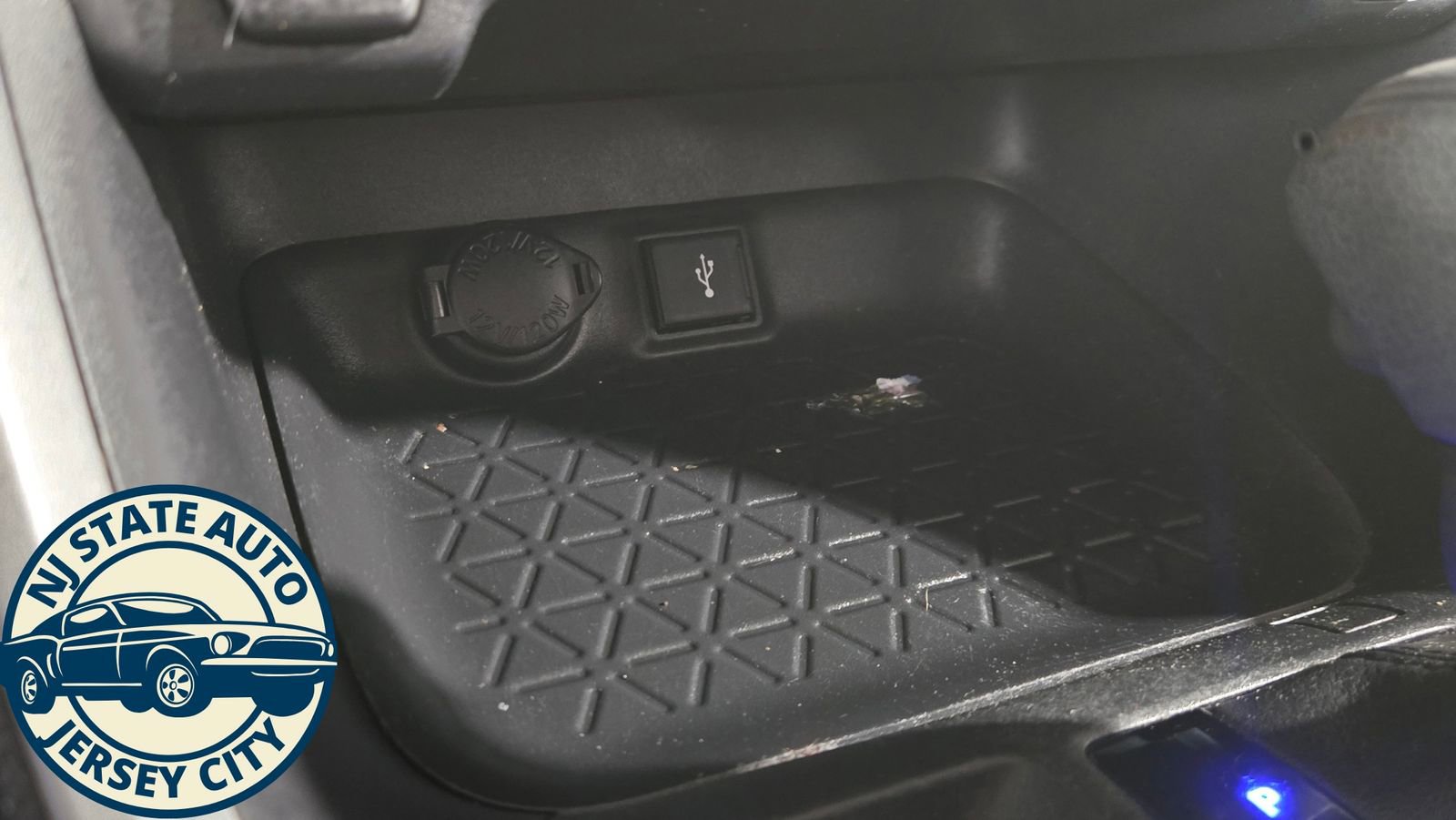 Used 2020 Toyota RAV4 LE w/ All Weather Liner Package image 16