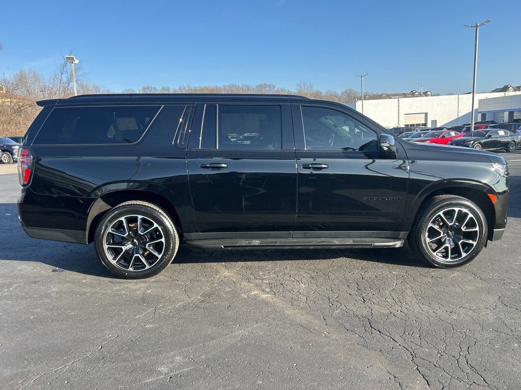 Used 2022 Chevrolet Suburban RST w/ Luxury Package image 4